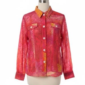 LINEAR FLORAL BLOUSE. NWT. BEAUTIFUL FLORAL DESIGN.